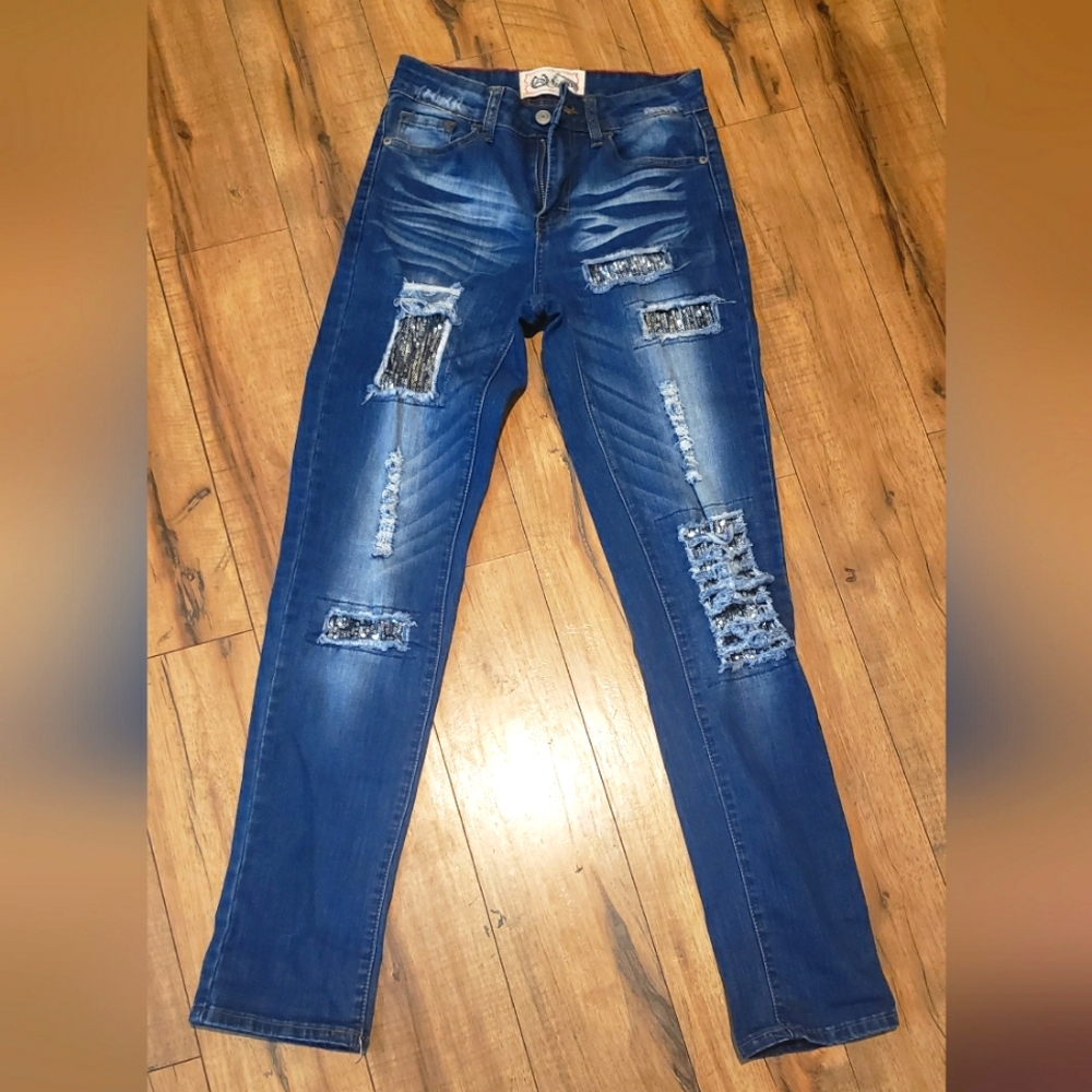 L & B Skinny Jeans distressed